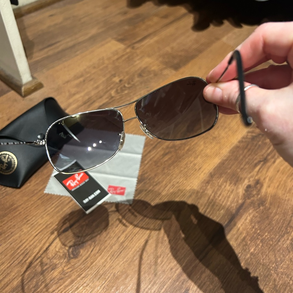 Ray-Ban Pilot 3267 sunglasses silver frames with gray gradient tinted lenses - Picture 11 of 16